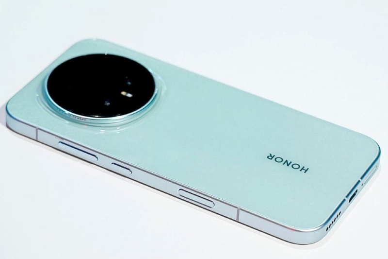 Флагман HONOR Magic 8 впервые показали на живых фото