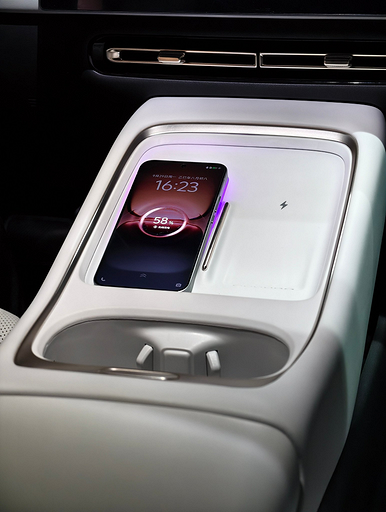 iQOO 15 официально получит перископ и поддержку беспроводной зарядки