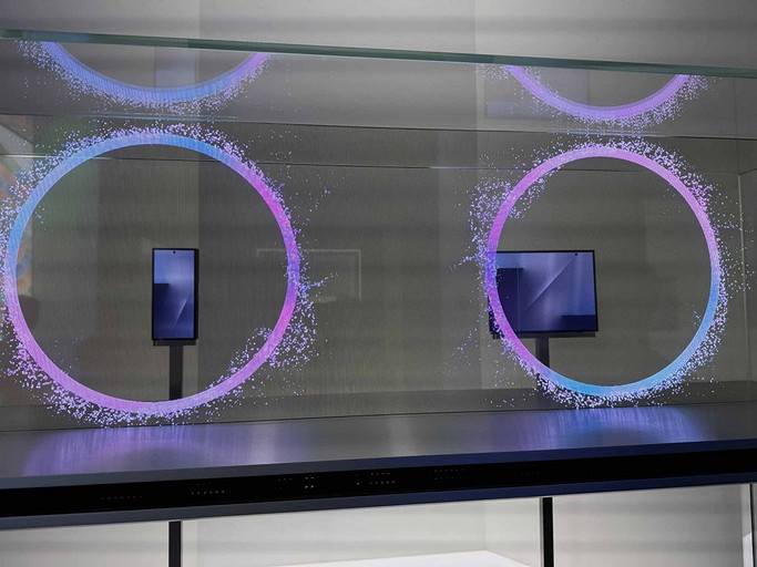 Samsung впервые показала трикладушку Galaxy Z TriFold