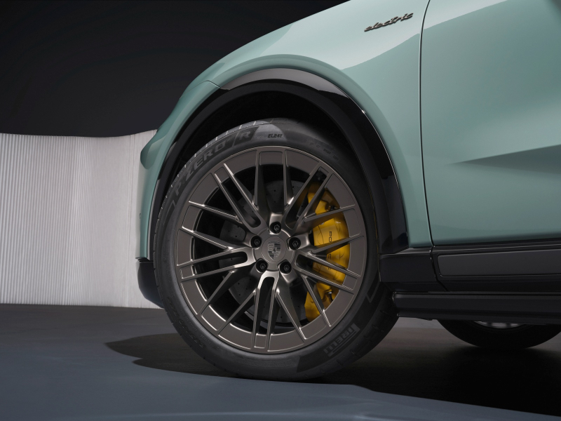 Представлен «самый мощный серийный Porsche всех времён» — 1139-сильный Cayenne Electric