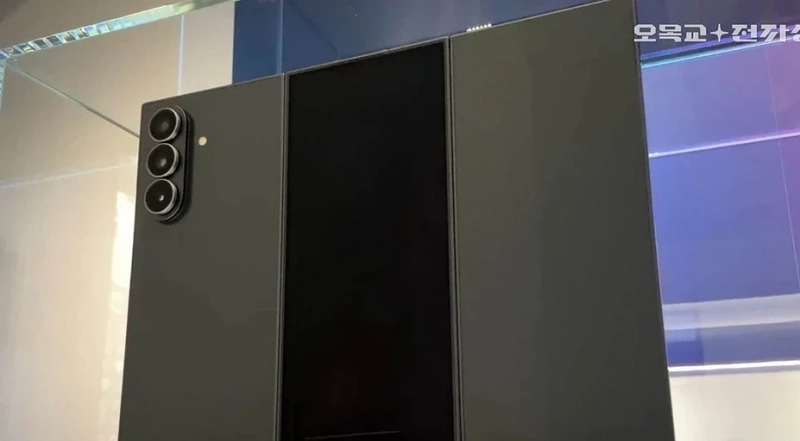 Самое интересное за неделю: тонкий и легкий HUAWEI Mate 70 Air, iOS 26.1 и новинки Moto