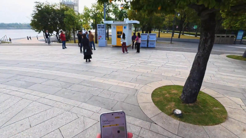 «Новый DeepSeek-момент»: первый в мире полностью агентный смартфон показали в деле