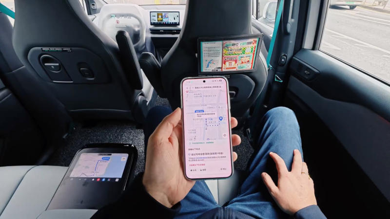 «Новый DeepSeek-момент»: первый в мире полностью агентный смартфон показали в деле