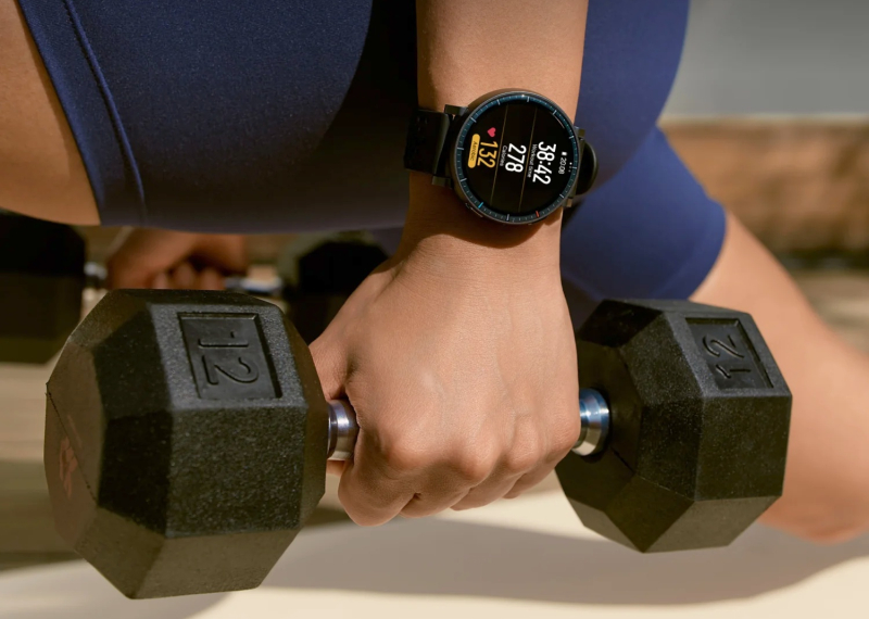 Amazfit выпустила смарт-часы Active Max с ярким дисплеем, офлайн-картами и 25-дневной автономностью