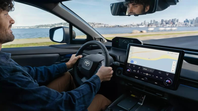 Toyota собралась отобрать у водителей выключатель систем безопасности — индустрия последует примеру?