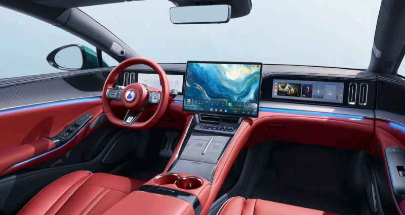 Как полный бак залить: BYD показала электромобиль, который заряжается за 12 минут