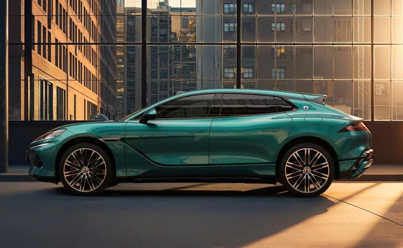 Как полный бак залить: BYD показала электромобиль, который заряжается за 12 минут