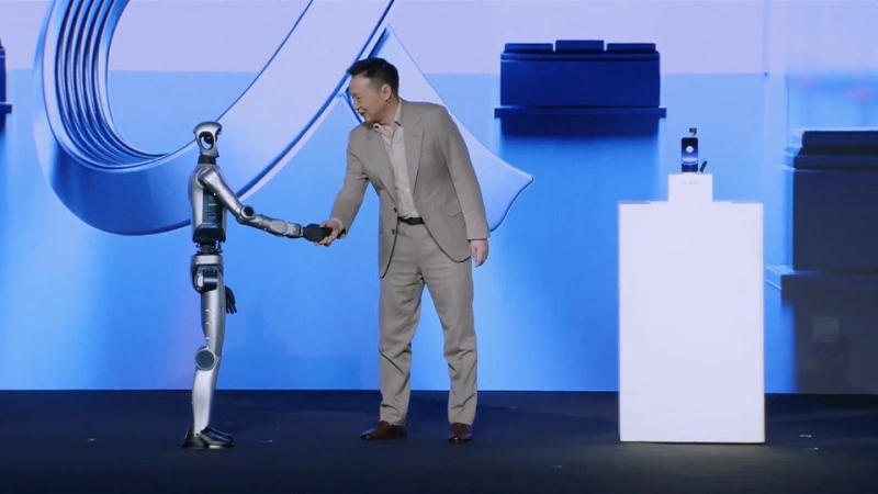 HONOR представила антропоморфного робота на MWC 2026