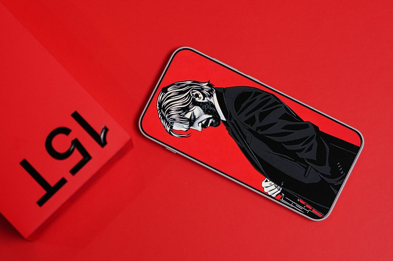 OnePlus 15T показали со всех сторон до релиза. Белая версия выглядит очень круто