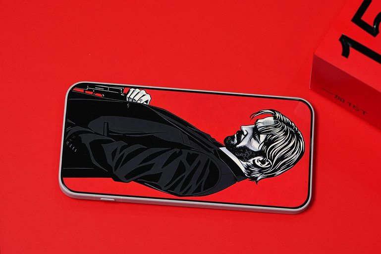 OnePlus 15T показали со всех сторон до релиза. Белая версия выглядит очень круто