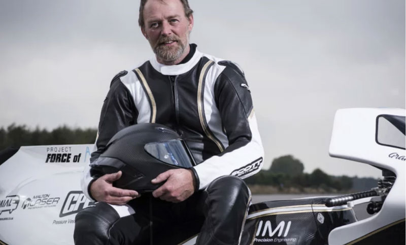 Британец построил мотоцикл на паровой тяге, который стал вторым самым быстрым байком в мире